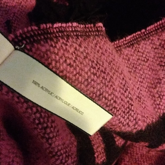 Victoria's Secret‎ hearts Throw Blanket 62" x 52" - Picture 7 of 7